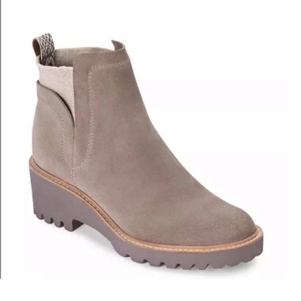 Anthropologie Dolce Vita HUEY Taupe Suede Waterproof Lug Sole Chelsea Booties 9